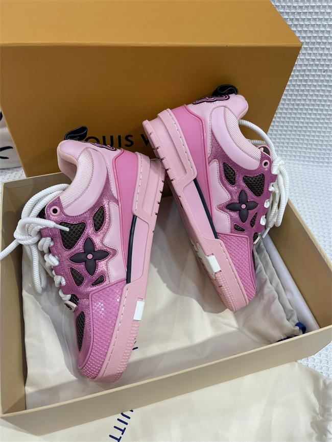 Lv Trainer Sneaker 54