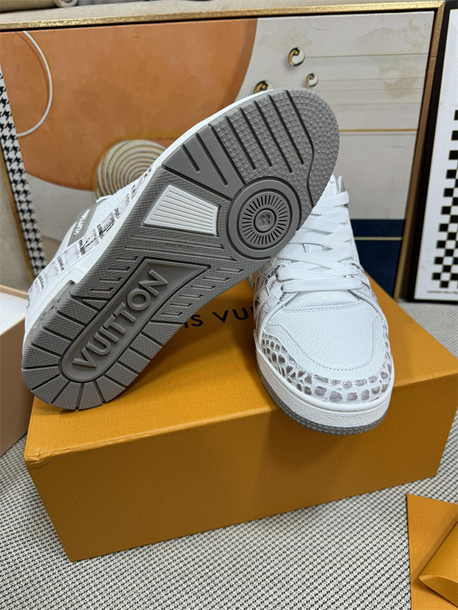 Lv Trainer Sneaker
