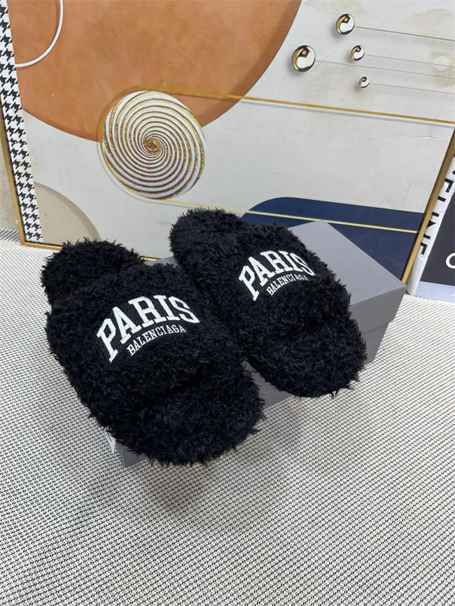 Ba*len*cia*ga furry slide sandal