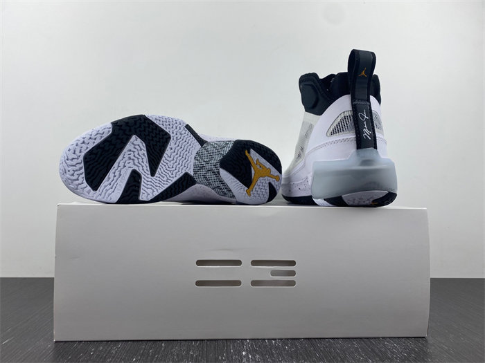 Jordan 37 Oreo DV0747-108