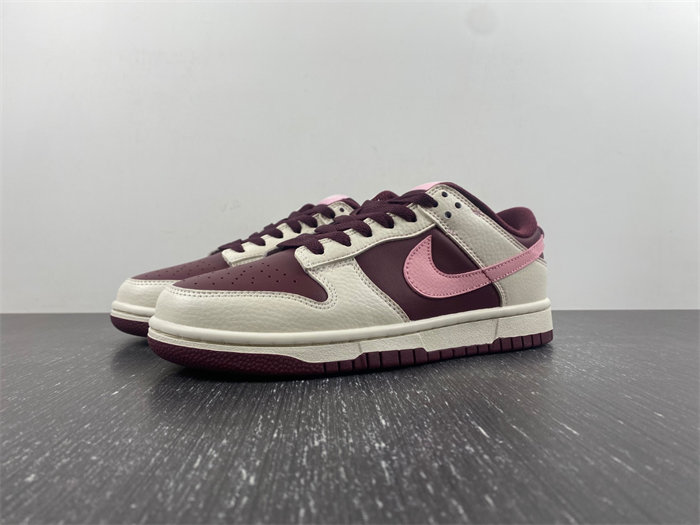 Nike Dunk Low Retro PRM Valentine''s Day DR9705-100