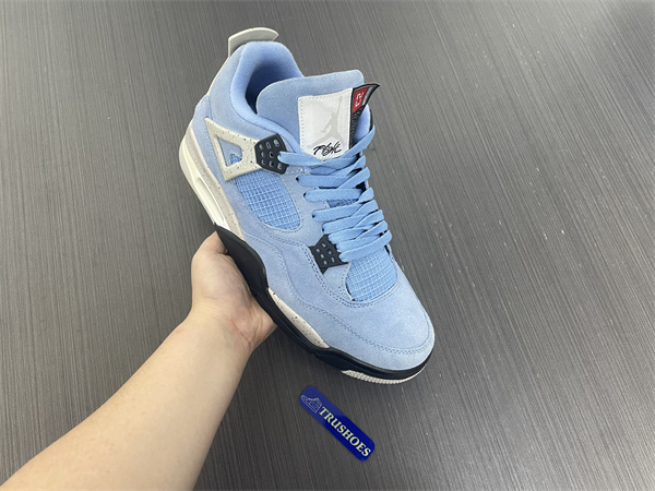 Jordan 4 Retro University Blue CT8527-400