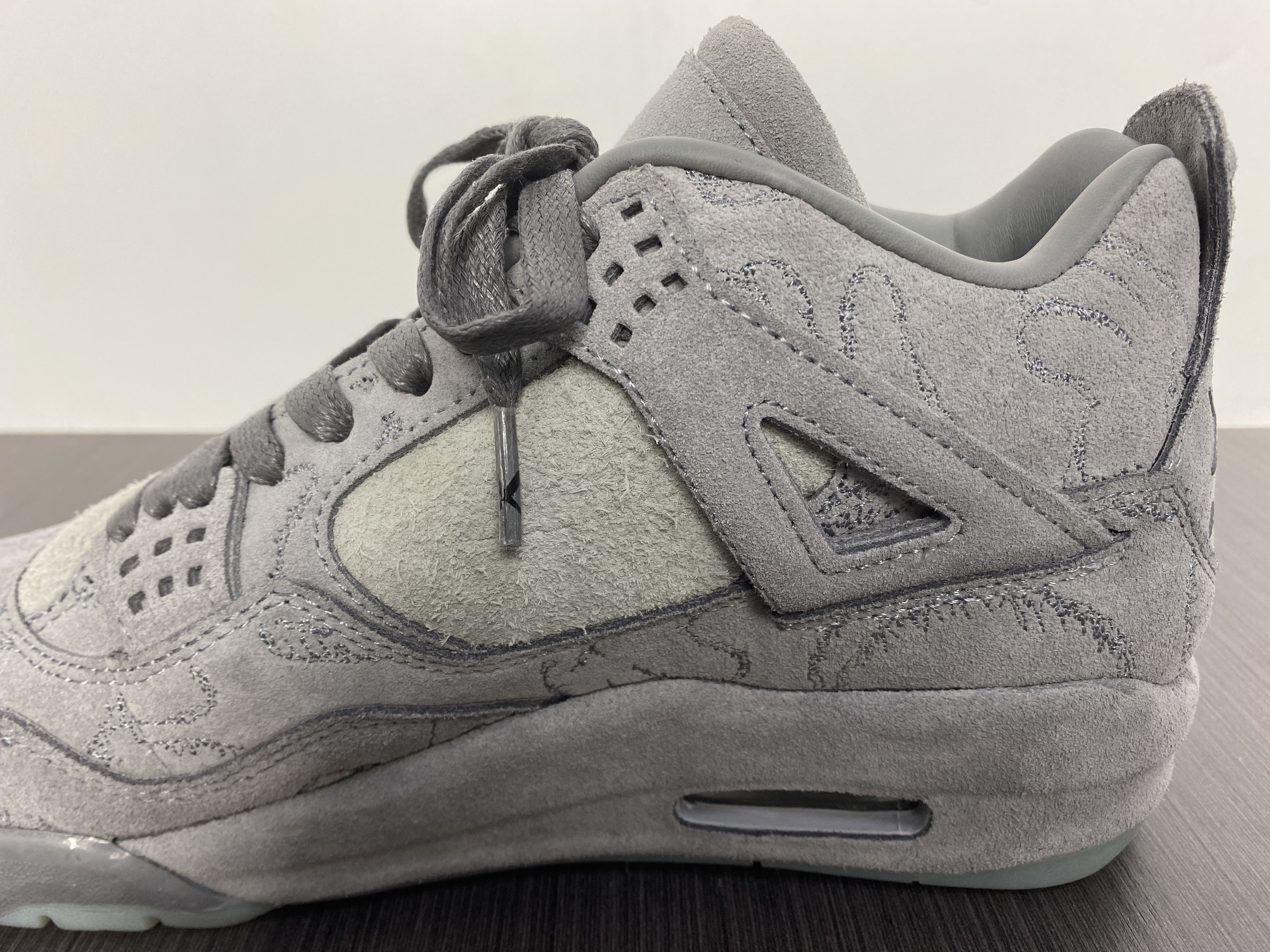 Jordan 4 Retro Kaws 930155-003