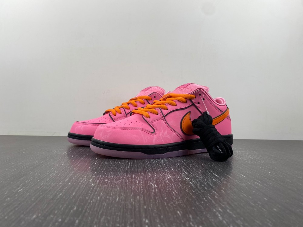 Nike SB Dunk Low “Blossom”The Powerpuff Girls FD2631-600