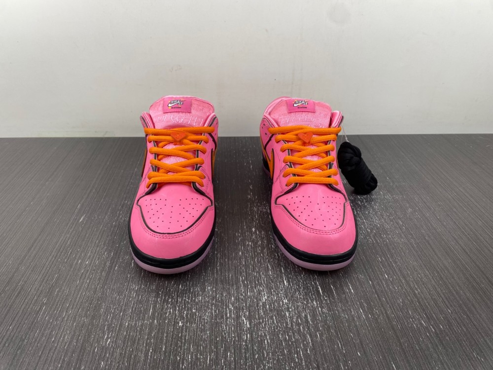 Nike SB Dunk Low “Blossom”The Powerpuff Girls FD2631-600