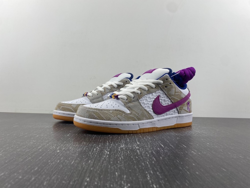 Rayssa Leal x Nike Dunk SB Low hua FZ5251-001