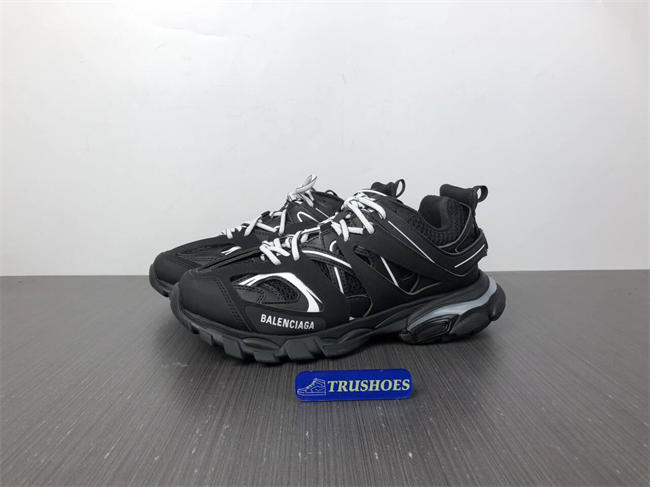 BLCG TRACK SNEAKER 542023 W1GB1 2045 with LED