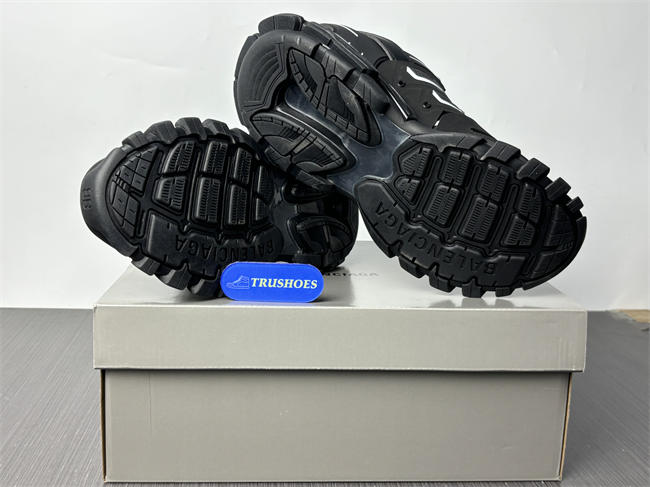 BLCG TRACK SNEAKER 542023 W1GB1 2045 with LED