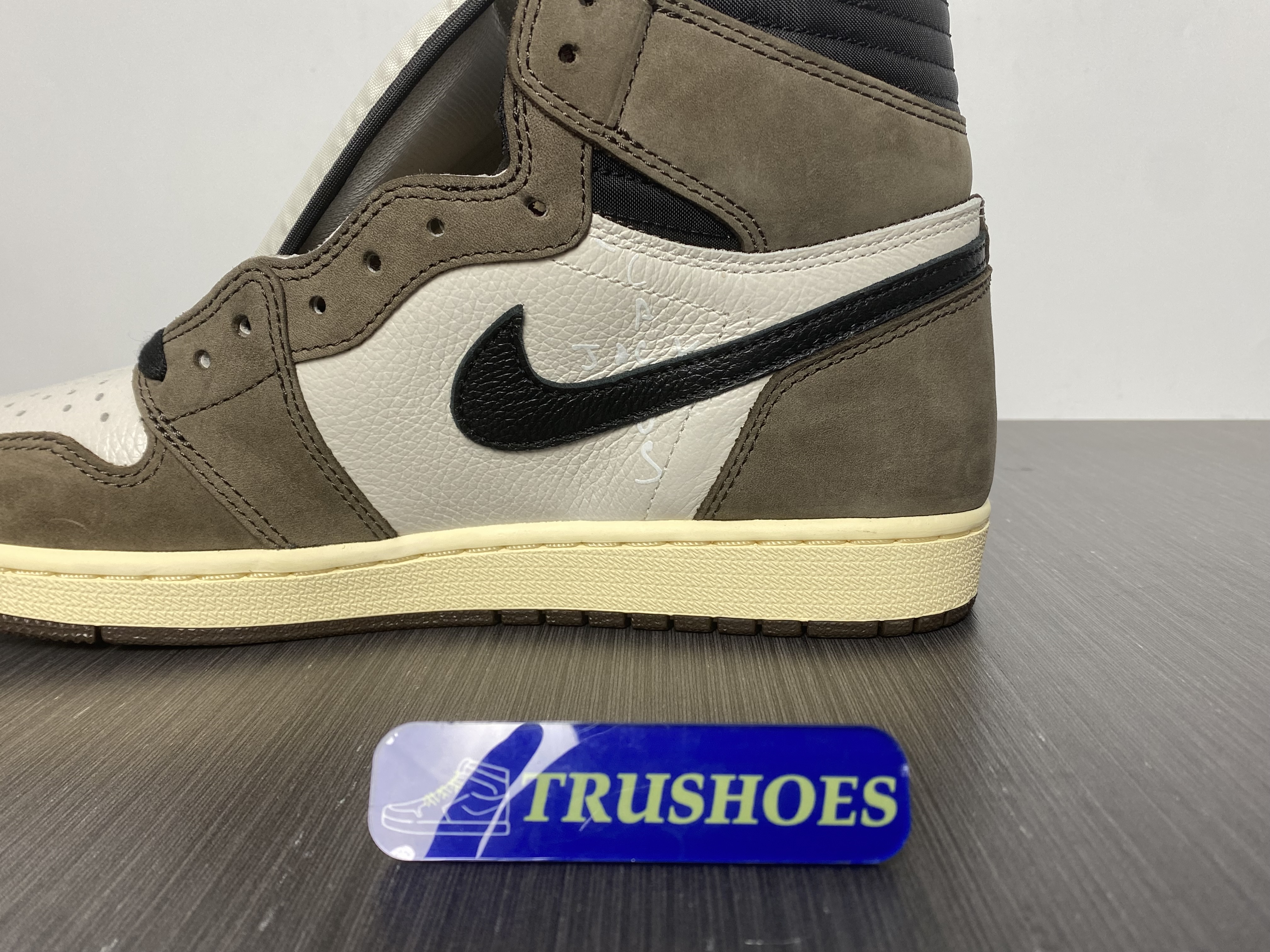 Jordan 1 Retro High OG SPTravis Scott Mocha   CD4487-100
