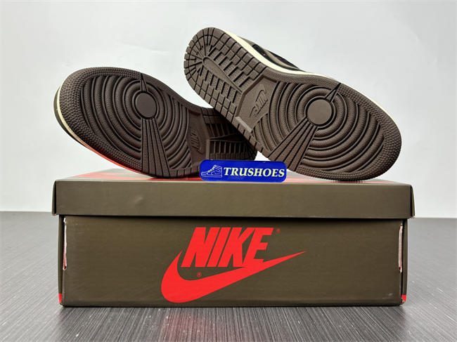 TRAVIS SCOTT X AIR JORDAN 1 LOW 