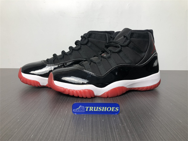 Jordan 11 Retro Playoffs Bred 378038-061.