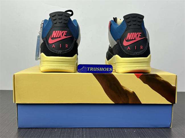 Jordan 4 Retro Union Off Noir DC9533-001