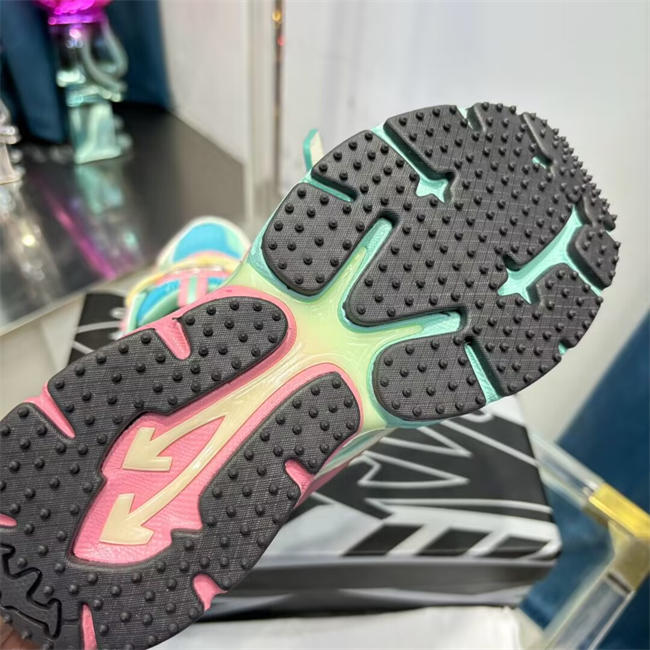 OFF-WHITE Be Right Back