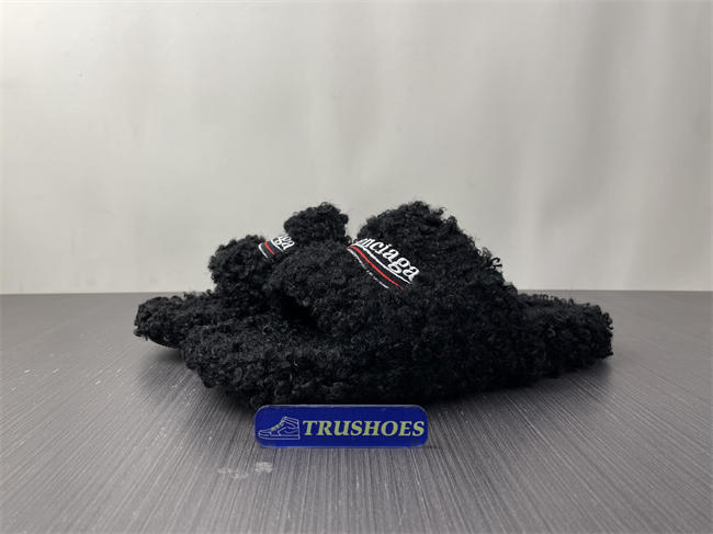 Ba*len*cia*ga furry slide sandal