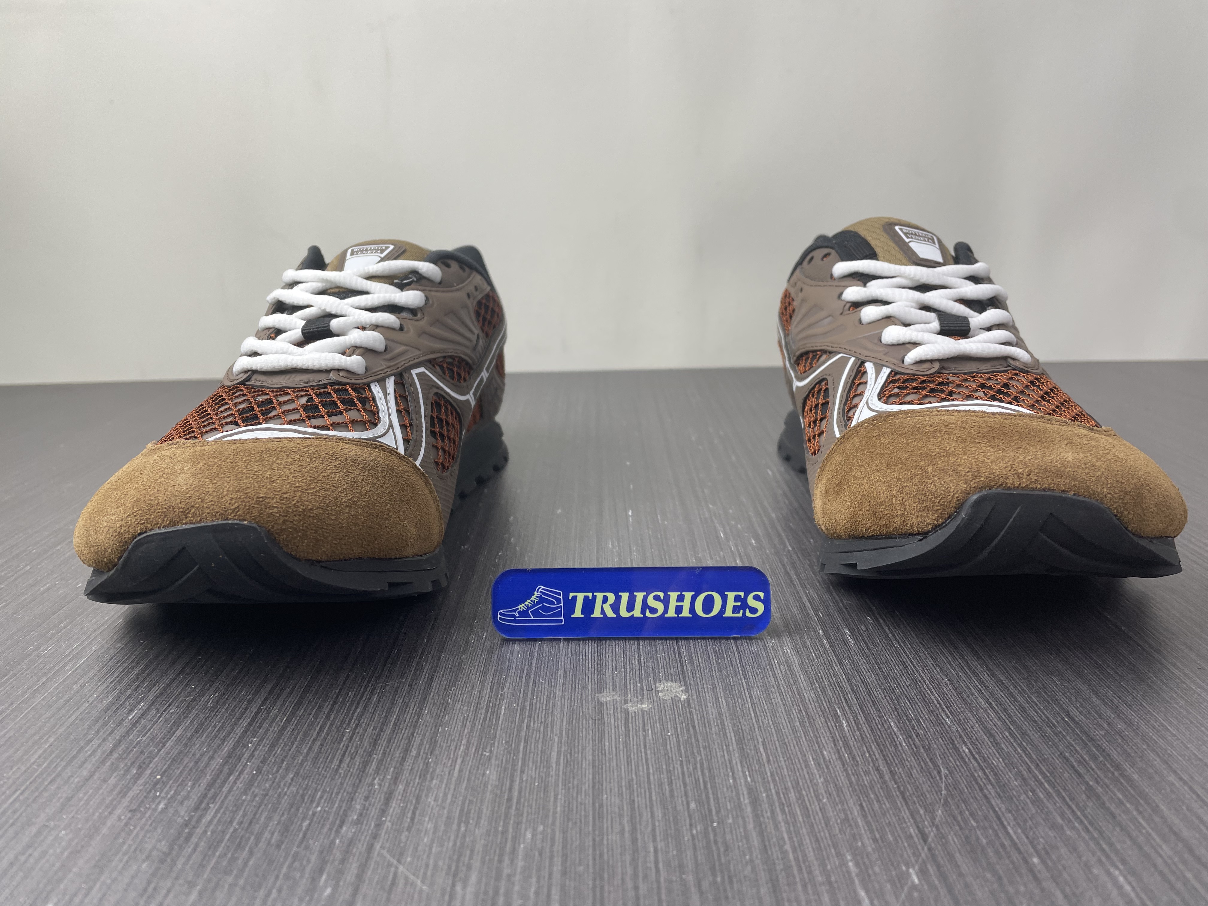 bo*te*ga Ve*ne*ta orbit surf