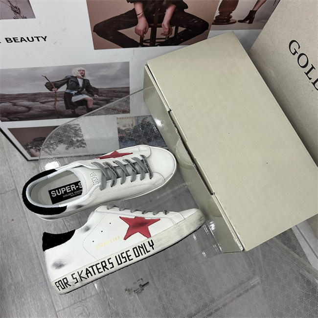 Golden Goose Sneaker