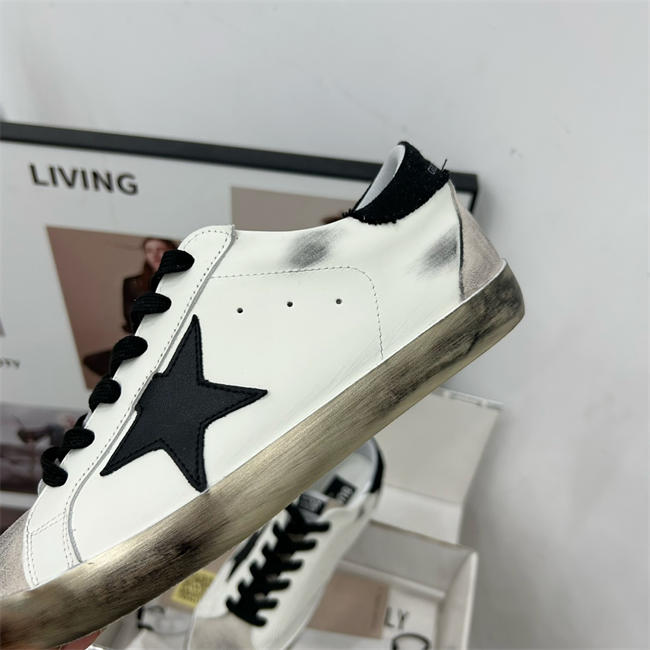 Golden Goose Sneaker